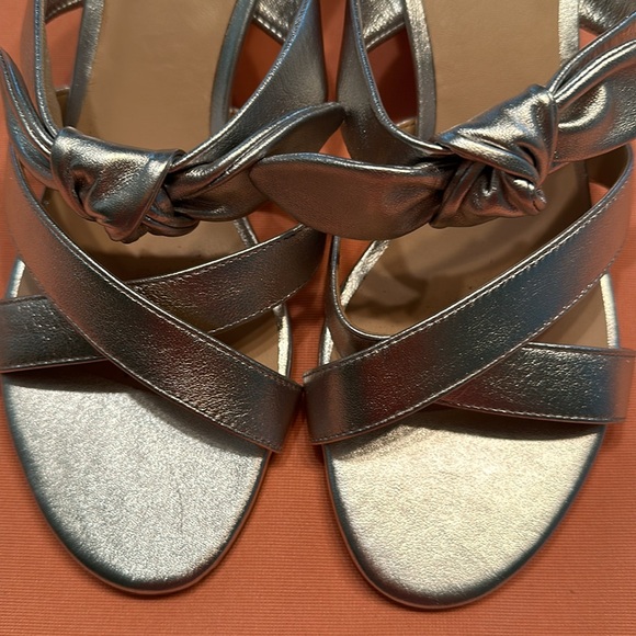 New Stuart Weitzman Leather Sandals. Size 7.5. Silver. - Picture 2 of 8